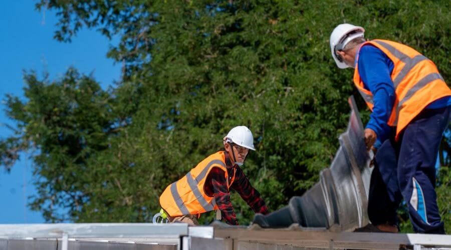 Professional gutter cleaning in Yaphank, NY